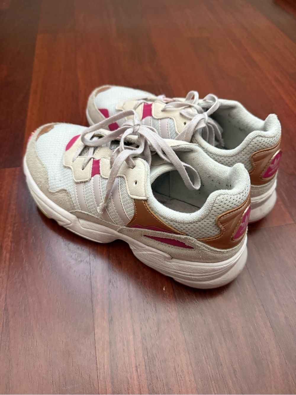 Adidas Sneakers